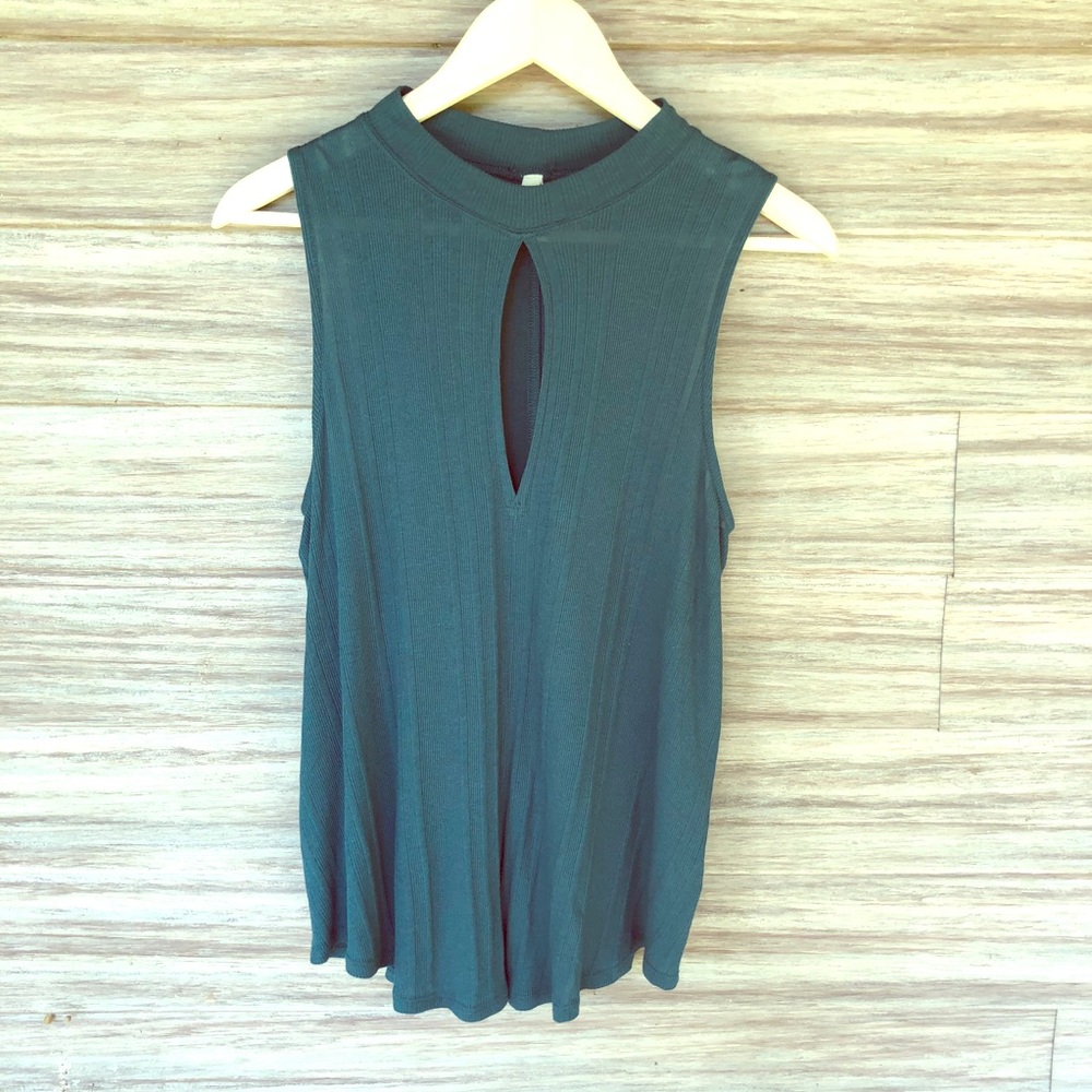 🛍closet closing🛍 free people keyhole tank